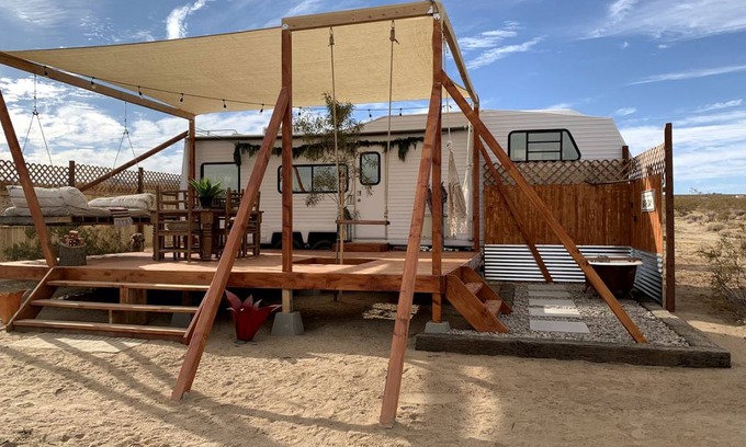 Landers RV Rental | Recreational vehicle (RV) ∙ 1 bedroom ∙ 2 guests