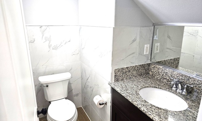 Hermosa Village Condo | Relax & Restful 3miles to Disneyland