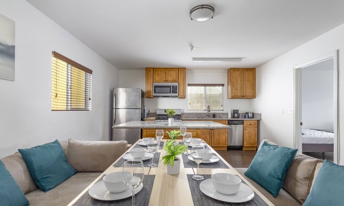 Vernon House | ♤Remodeled 5BR Home RIGHT NEXT TO USC & near DTLA♤