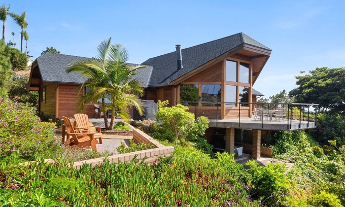 Solana Beach House | Retro Retreat: Ocean & Lagoon Views & Super Fun!