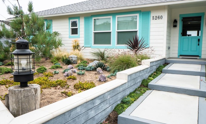 La Jolla House | Retro Sea Cottage 180' OCEAN FRONT PANORAMIC VIEW