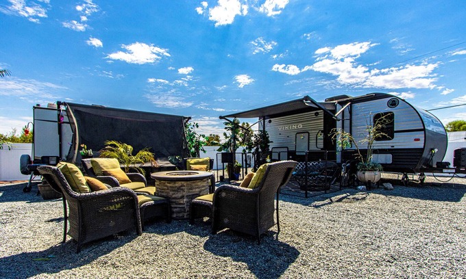 Riverside House | Riverside retreat near University of California