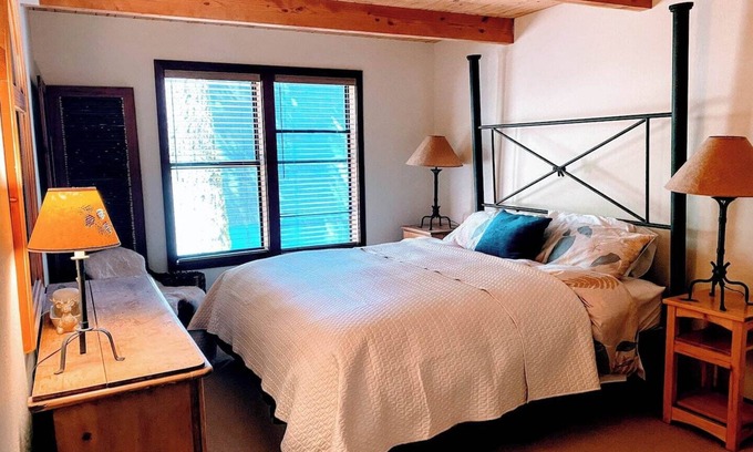 Alpine Meadows Cabin | Rocky Alpine Lodge | Indoor Hot Tub & Game Room!