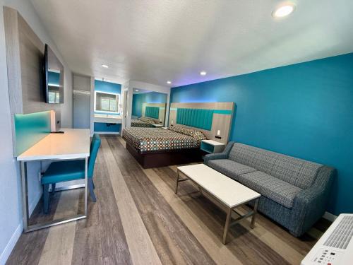 Rosemead Hotel | Royale Inn - San Gabriel, Los Angeles