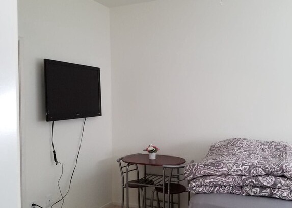 Ocean View Hills House | San Diego Comfortable Private Room With Private Bathroom
