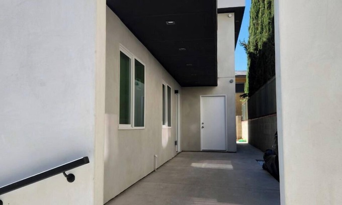Koreatown Hostel | San Marino guest house