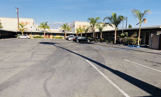 Ontario Hotel | Sands Motel