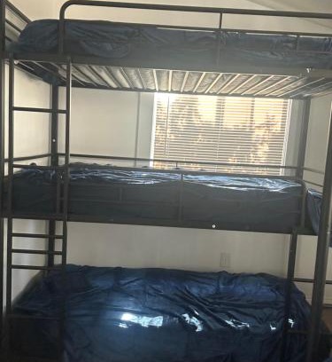 Mid-City Hostel | Santa Monica Stays