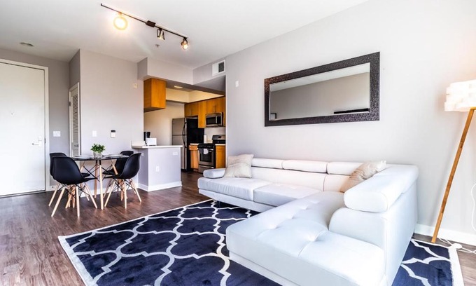 Wilshire Montana Apartment | Santa Monica