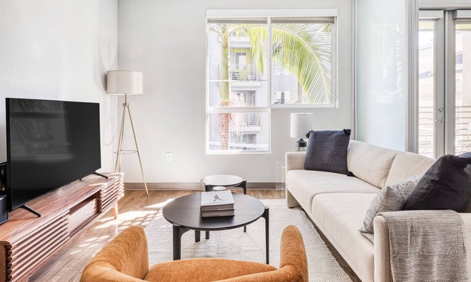 Little Tokyo Apartment | Serene Downtown 1BR w/ Gym & Pool, close to Staples Center, by Blueground