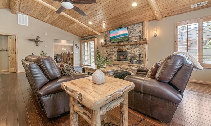 Fox Farm House | Silver Pine Place