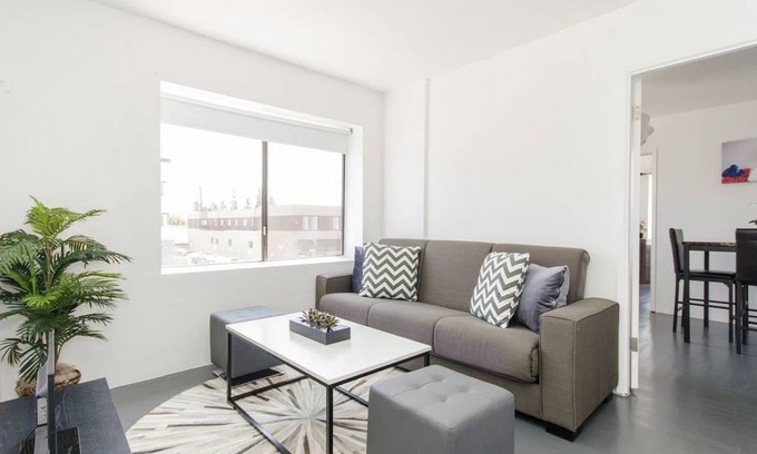 Old Town Apartment | Simple 2B1B| TORRANCE