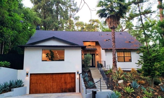 Studio City House | Skyhill Modern Lux with Hot Tub, Walk to Universal