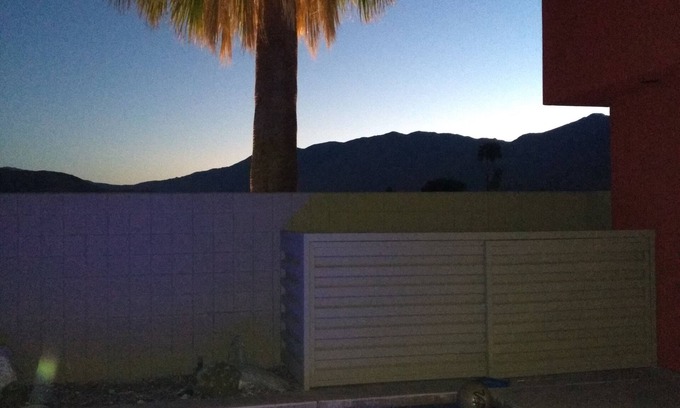 Baristo House | Sleeps 10-Pool, Hot Tub, Private Guest House, Parking, Walk To Town