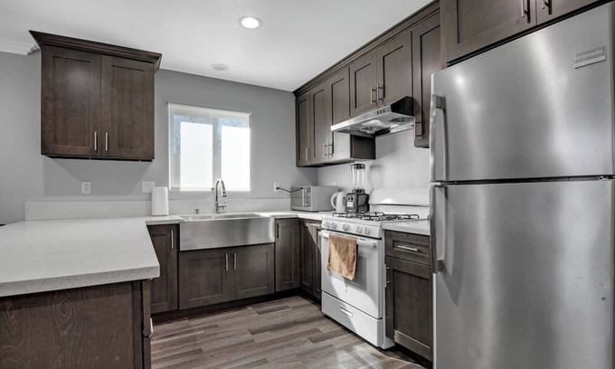 Rosemead House | Sleeps 8 Pet OK 3 Bedroom house near DTLA