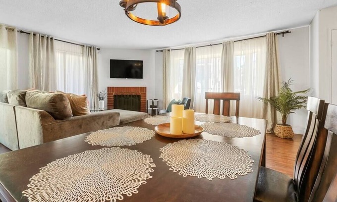 Hawthorne House | SOFI | LAX | CRYPTO | FORUM 4bd Los Angeles Home