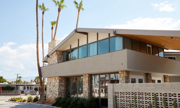 Little Tuscany Hotel | Sonder the Cole