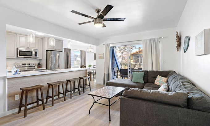 South Mission Beach Condo | South Mission Beach half block to the Pacific Ocean - West of Mission Blvd