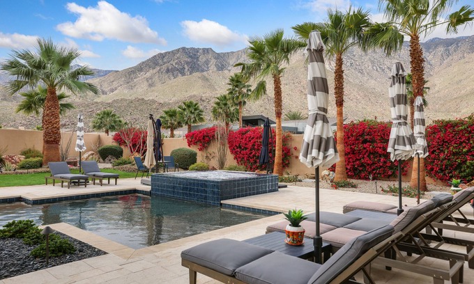Palm Springs House | South Palm Springs! Luxe Contemporary Home with towering mountain views.