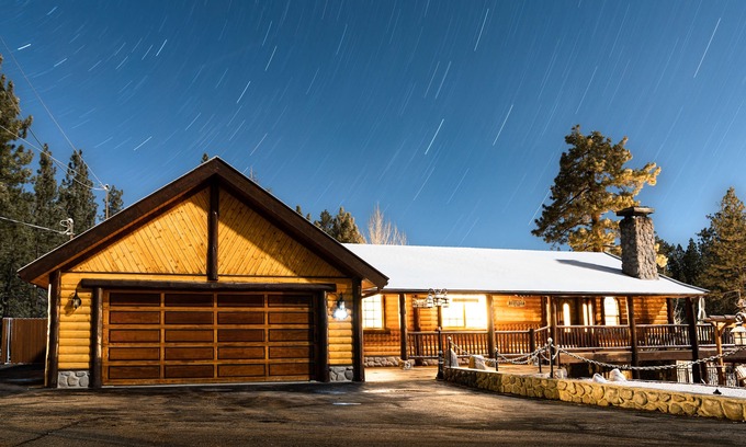 Big Bear Lake House | Space for families, theatre, game room, hot tub.