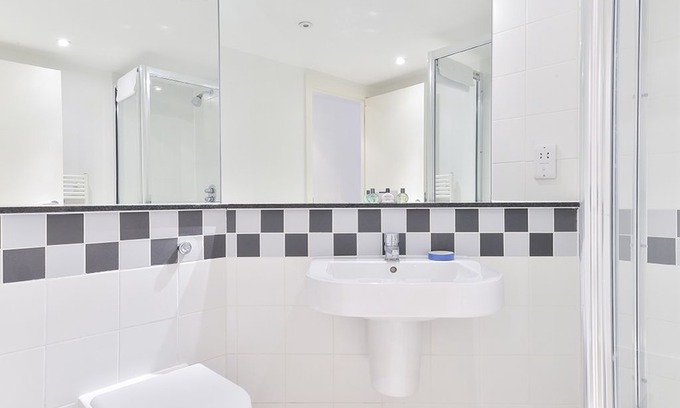 Spitalfields Apartment | Spacious 2-Bedroom Apartment in London's Shoreditch