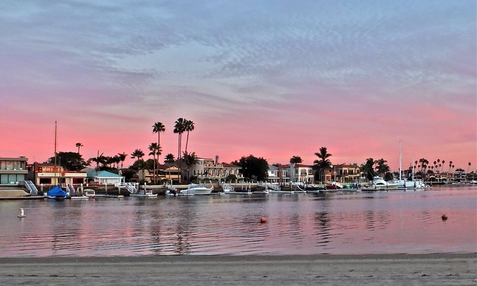 Belmont Shore House | Spacious 3 bedrooms 2 bathroom beach house, 140 yards to Bayshore Beach