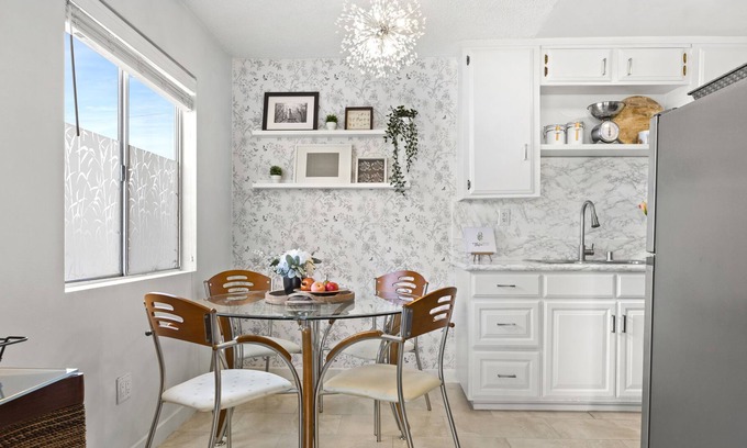Hawthorne Apartment | Spacious Apartment Near SoFi Stadium and Kia Forum: 7 minutes away