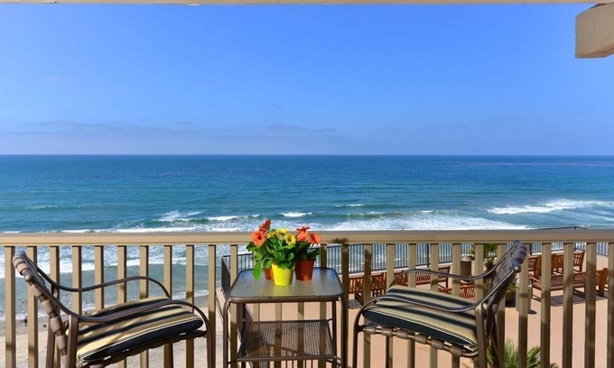 Solana Beach Condo | Spacious Beach Front Condo-Resort Like Amenities Pool And Spa