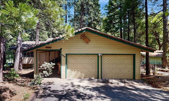 Arnold Cabin | Spacious dog-friendly home with scenic deck & W/D - near golf