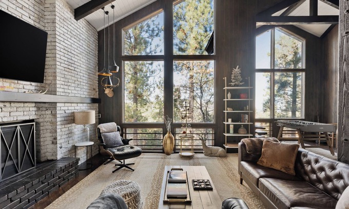 Upper Moonridge Cabin | Spacious luxury home; Views, Spa, Deck, Game Room, Sauna, Dog Friendly!