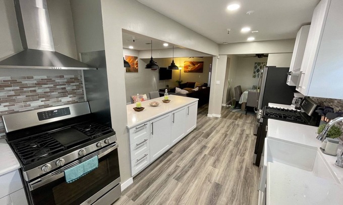 Corridor House | Spacious North Park Renovated 8Br 6Ba