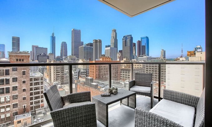 Historic Core Apartment | Spacious & Stylish 1BR w/Balcony + Office in DTLA