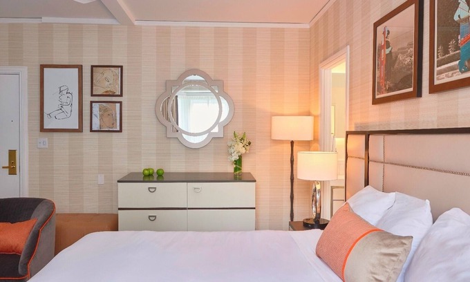 Union Square House | Stay Downtown | Queen Studio Ideal For Romantic Couple Retreat | Free Breakfast