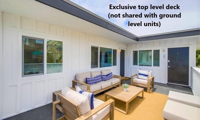 South Mission Beach Condo | Steps to Ocean * Entire Top Floor * 3 Sun Decks