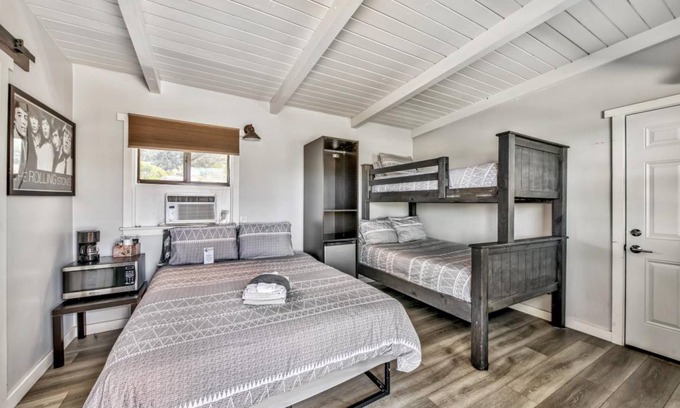 Walker Apartment | Studio flat ∙ 1 bedroom ∙ 5 guests