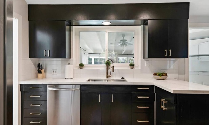 Valley Village House | STUNNING villa with heated pool in Valley Village