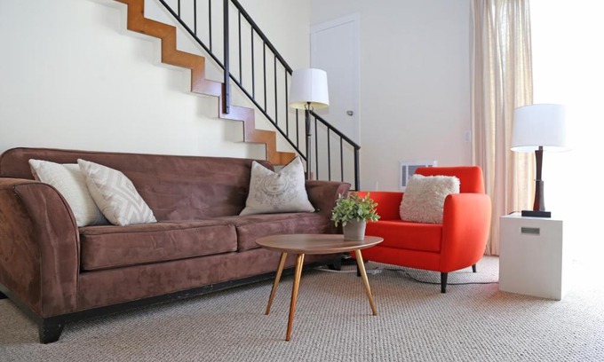 Wilshire Montana Apartment | Stylish Santa Monica 2BR/2BA Duplex Loft