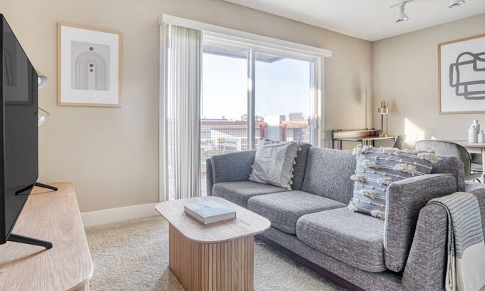 East San Mateo Apartment | Sunny San Mateo 1BR w/ Pool, Gym & W/D, near WF & highways, by Blueground