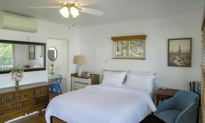 North of Wilshire Apartment | Sunny Studio - Walk to Shops & Dining - D