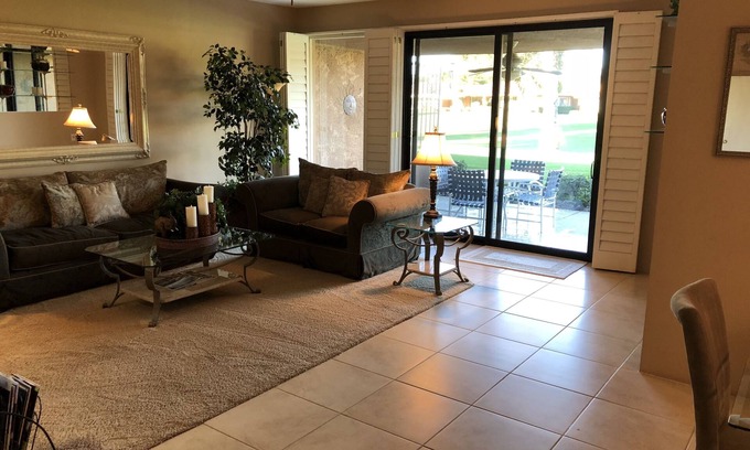 Rancho Mirage Condo | Sunrise Country Club Desert Beauty