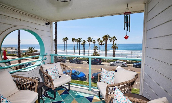 Townsite House | Sunsets and Spectacular Ocean Views Perfect Beach Home