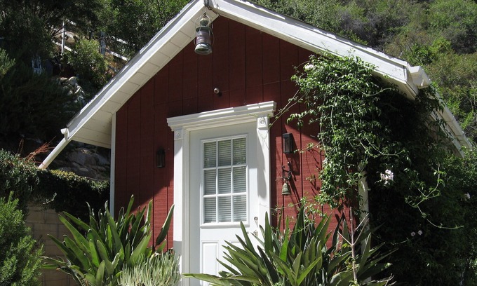 Topanga House | Super Cute Tiny House in the Canyon