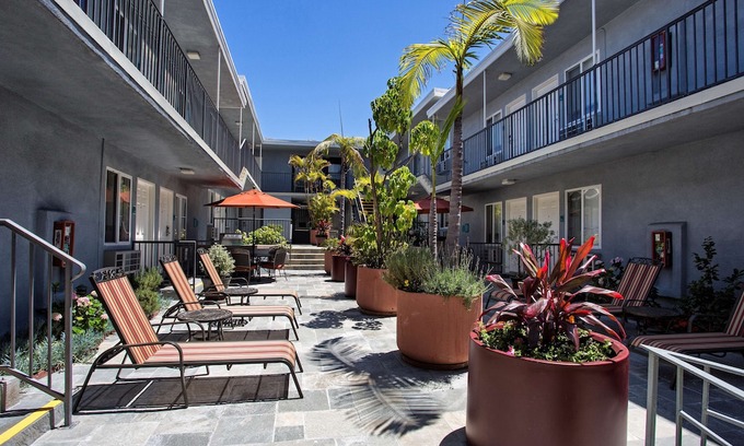 Sunset Park Hotel | SureStay Hotel by Best Western Santa Monica