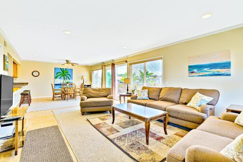 West Newport House | Surf and Sand Beach Paradise Upper Unit