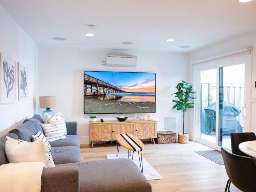 West Newport House | Surf Casita - Luxury Beach Home - Steps to Ocean & Walk to everything