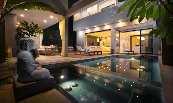 Greater Wilshire - Hancock Park House | Sycamore Villa