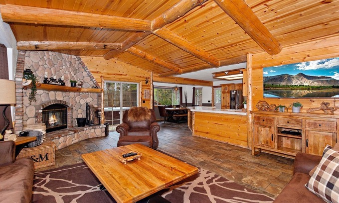 Fox Farm Cabin | The Crazy Bear by Destination Big Bear : Fox Farm! Fenced Backyard! Pet Friendly! Hot Tub! Propane BBQ! Internet! Mountain Decor!