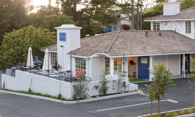 Northeast Carmel Hotel | The Getaway