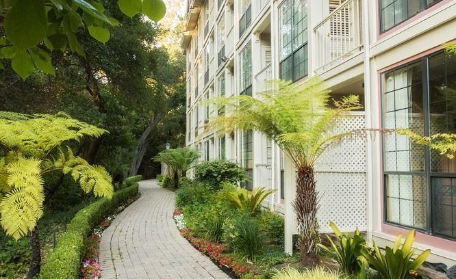 Saratoga Hotel | The Inn at Saratoga, Tapestry Collection by Hilton