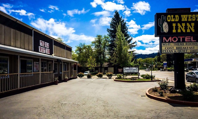 Willits Hotel | The Old West Inn
